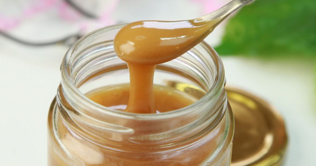 عسل خام برای پوست خشک مناسب است